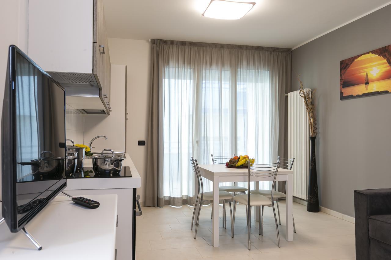 Aparthotel Residenza Riva Azzurra Rímini Exterior foto